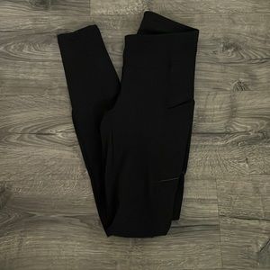 Lulu aligned pants with pockets